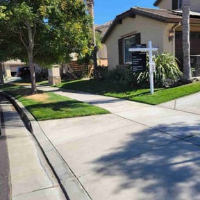 landscape maintenance by Lawn Mowing Sccott reviewed on August 15, 2025