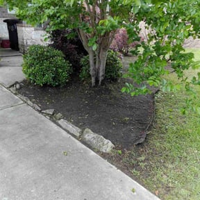 Flower Bed Weeding by Jimis Rose Property Services LLC reviewed on August 20, 2025