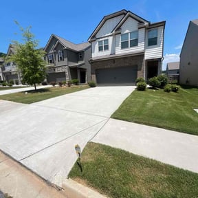 lawn care services by Jamie's Landscaping reviewed on August 19, 2025