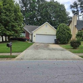 yard work by Design Cuts Landscaping LLC reviewed on August 15, 2025