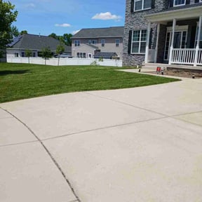 yard work by Dinos Lawn Service reviewed on August 20, 2025