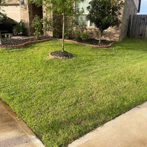 landscape maintenance by Milo’s Lawn & Garden reviewed on August 17, 2025