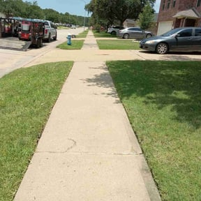 yard maintenance by So 1000 Lawn and Landscape reviewed on August 16, 2025
