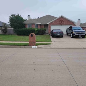 yard care by JLV LANDSCAPING LLC reviewed on August 19, 2025