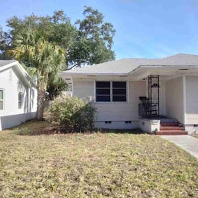Bush Trimming by Dew Right Lawn Care LLC reviewed on August 20, 2025