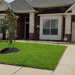 lawn maintenance by Tatum Lawn Care Services reviewed on August 16, 2025