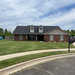 residential landscaping by Livingoak landscaping and lawn care reviewed on August 20, 2025