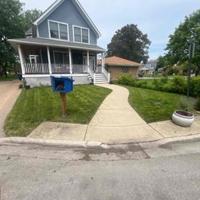lawn care services by Mister Detail Lawn Care Service reviewed on August 20, 2025