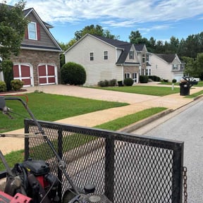 yard service by Michael's Superior Lawn Service reviewed on August 21, 2025