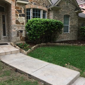 Bush Trimming by God's Gift Lawn maintenance reviewed on August 20, 2025