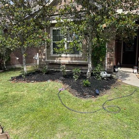 Mulching by OnlyGrass reviewed on August 18, 2025