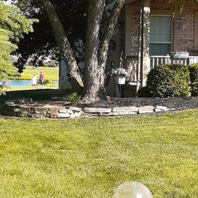 Flower Bed Weeding by D's Professional Landscaping Service reviewed on August 18, 2025