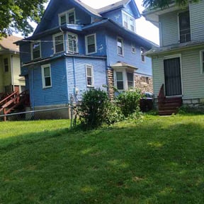 Bush Trimming by Leo’s lawn service reviewed on July 23, 2026