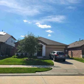 yard maintenance by New leaf Landscaping reviewed on August 20, 2025