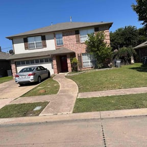 turf maintenance by Clean cuts lawn work reviewed on August 16, 2025