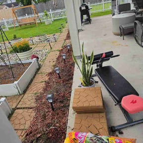 Flower Bed Weeding by Fernando's Landscaping reviewed on April 17, 2026