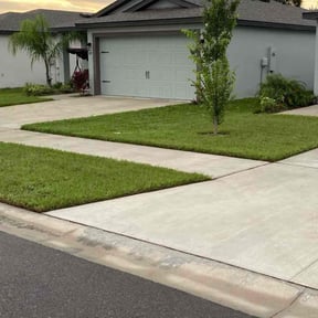 grass maintenance by Croc Landscape Corp reviewed on October 18, 2024