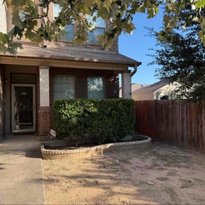 Bush Trimming by ABDIELLANDSCAPING reviewed on October 23, 2025