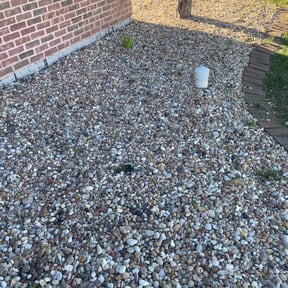 Flower Bed Weeding by Lawn Care reviewed on October 23, 2025