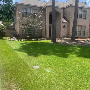 lawn maintenance by Life Source Lawn Care and Property Services reviewed on September 10, 2025