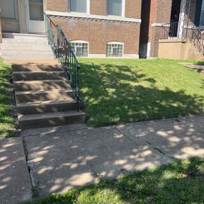 grass maintenance by Gonzalez Landscaping reviewed on April 8, 2024