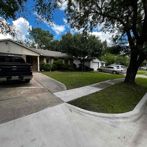 residential landscaping by Cutting up Lawn and Tree Care reviewed on August 18, 2025