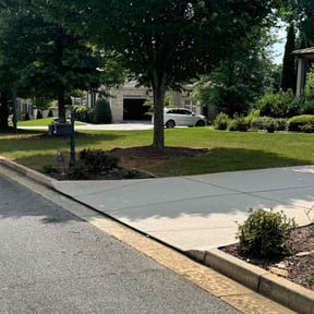 yard service by Okie Lawn and Landscape reviewed on August 17, 2025