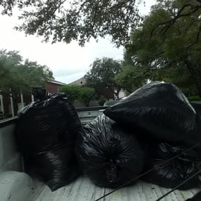 Leaf Removal by DMH Properties LLC reviewed on October 18, 2025