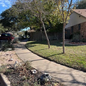 Leaf Removal by Yardcraft Solutions reviewed on September 8, 2025