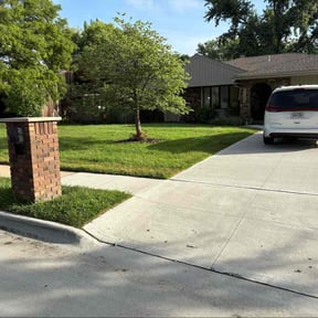 lawn care by J&amp;R Cutting It Up Services LlC reviewed on August 20, 2025