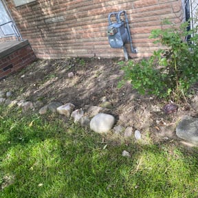 Flower Bed Weeding by Var Landscape reviewed on August 17, 2025