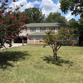 Bush Trimming by Munoz Mowing And More, LLC reviewed on July 30, 2026