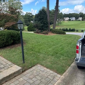 yard service by Greg's Landscaping reviewed on August 16, 2025