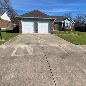 grass cutting by Robert Carreras Lawn Care reviewed on March 18, 2024