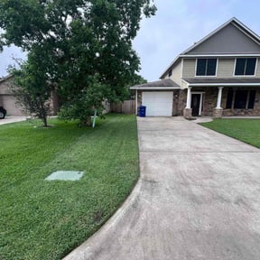 residential landscaping by Knowledge As A Service Company reviewed on August 16, 2025