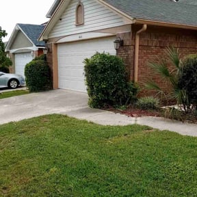 Bush Trimming by L&M landscaping reviewed on August 17, 2025