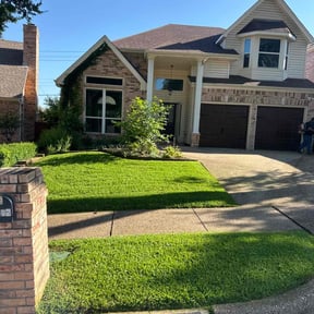 landscaping by Enrique's Outdoor Maintenance reviewed on August 16, 2025