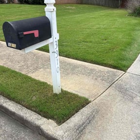 grass maintenance by Grasman LLC reviewed on August 21, 2025