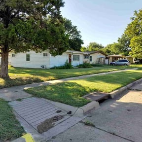 grass maintenance by Trip reviewed on May 11, 2024