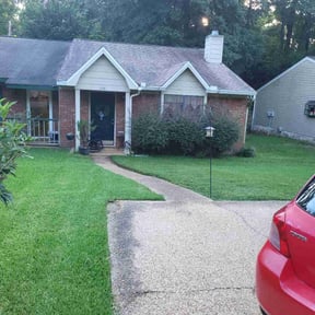 gardening service by Barkley's Landscaping, LLC reviewed on August 19, 2025