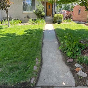 gardening service by Chuyin's Lawn Care LLC reviewed on August 18, 2025