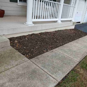 Flower Bed Weeding by Paragon Property Services, LLC reviewed on November 20, 2025