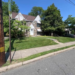 gardening service by Signature Lawn Care LLC. reviewed on August 17, 2025