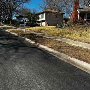 Leaf Removal by D &amp; R reviewed on September 18, 2025