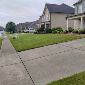 landscape maintenance by Jay-Lyns LLC reviewed on August 16, 2025