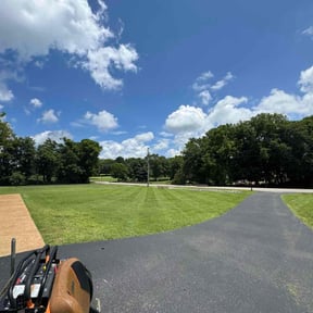 lawn service by J Cabrera reviewed on August 20, 2025