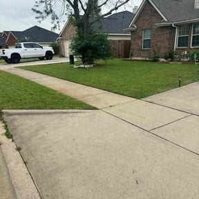 turf maintenance by We Mow Omaha reviewed on April 23, 2024