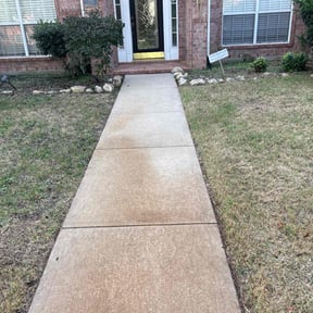 Leaf Removal by Gregg&#039;s Lawn Care reviewed on September 11, 2025