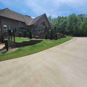 yard service by 4 Family Lawn Care reviewed on August 17, 2025