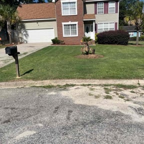 yard service by Sliced Lawn Care LLC reviewed on August 15, 2025